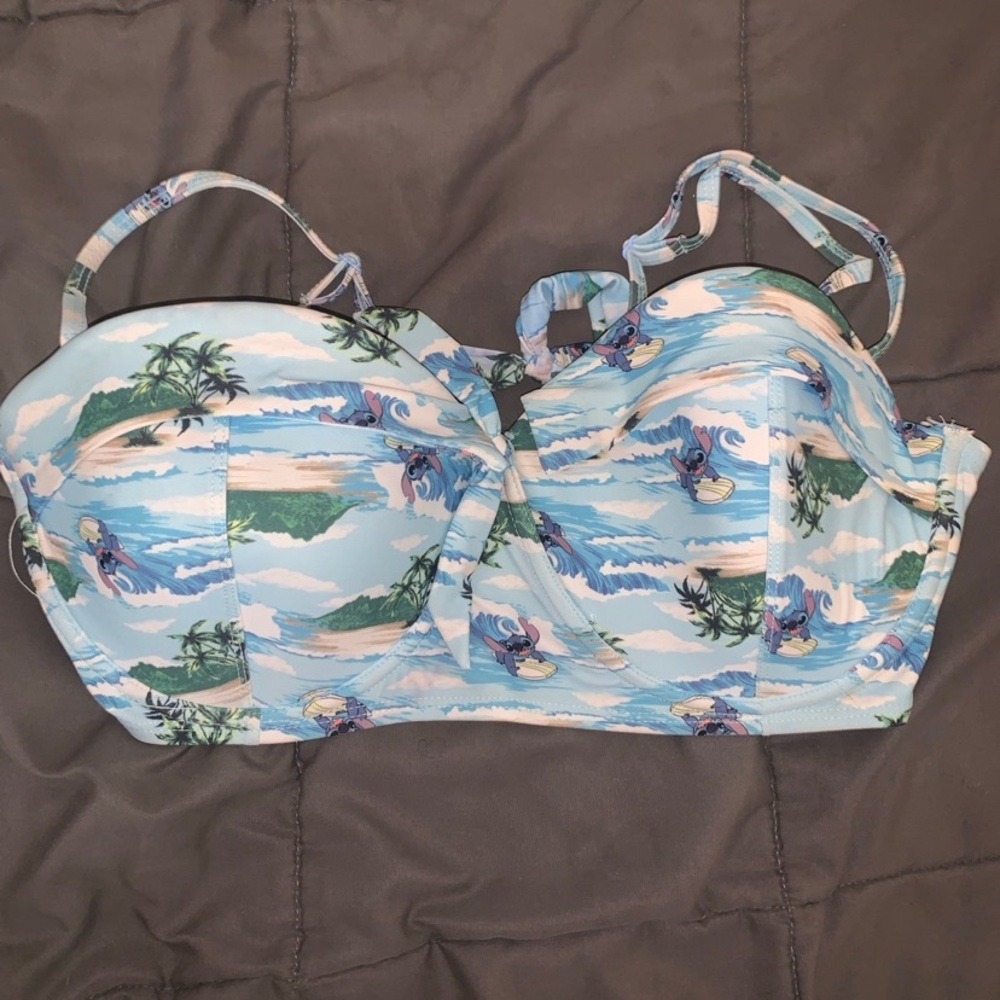 Hot topic women’s Disney Lilo and Stitch Bikini top size XXL